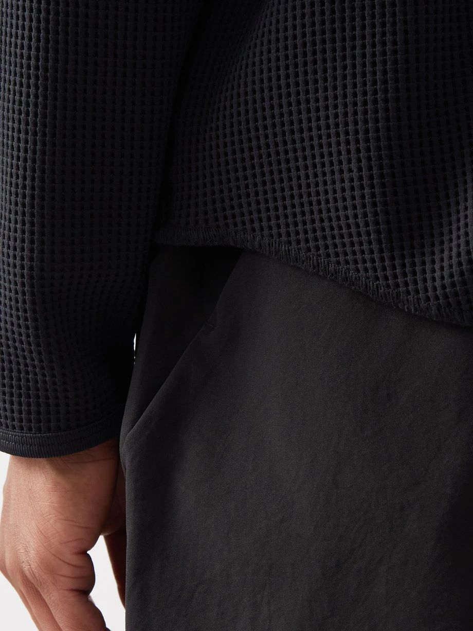 GOLDWIN Waffle-knit Thermal Long-sleeved T-shirt 5 GOLDWIN Waffle-knit Thermal Long-sleeved T-shirt – Image 3