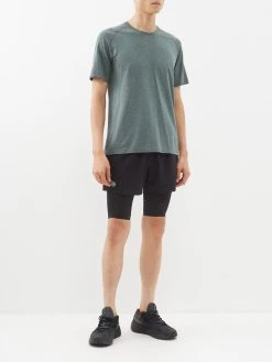 Pressio Ārahi Recycled-fibre Mesh And Jersey 4.5" Shorts 6 Pressio Ārahi Recycled-fibre Mesh And Jersey 4.5" Shorts -MONCLER Boutique 920 799